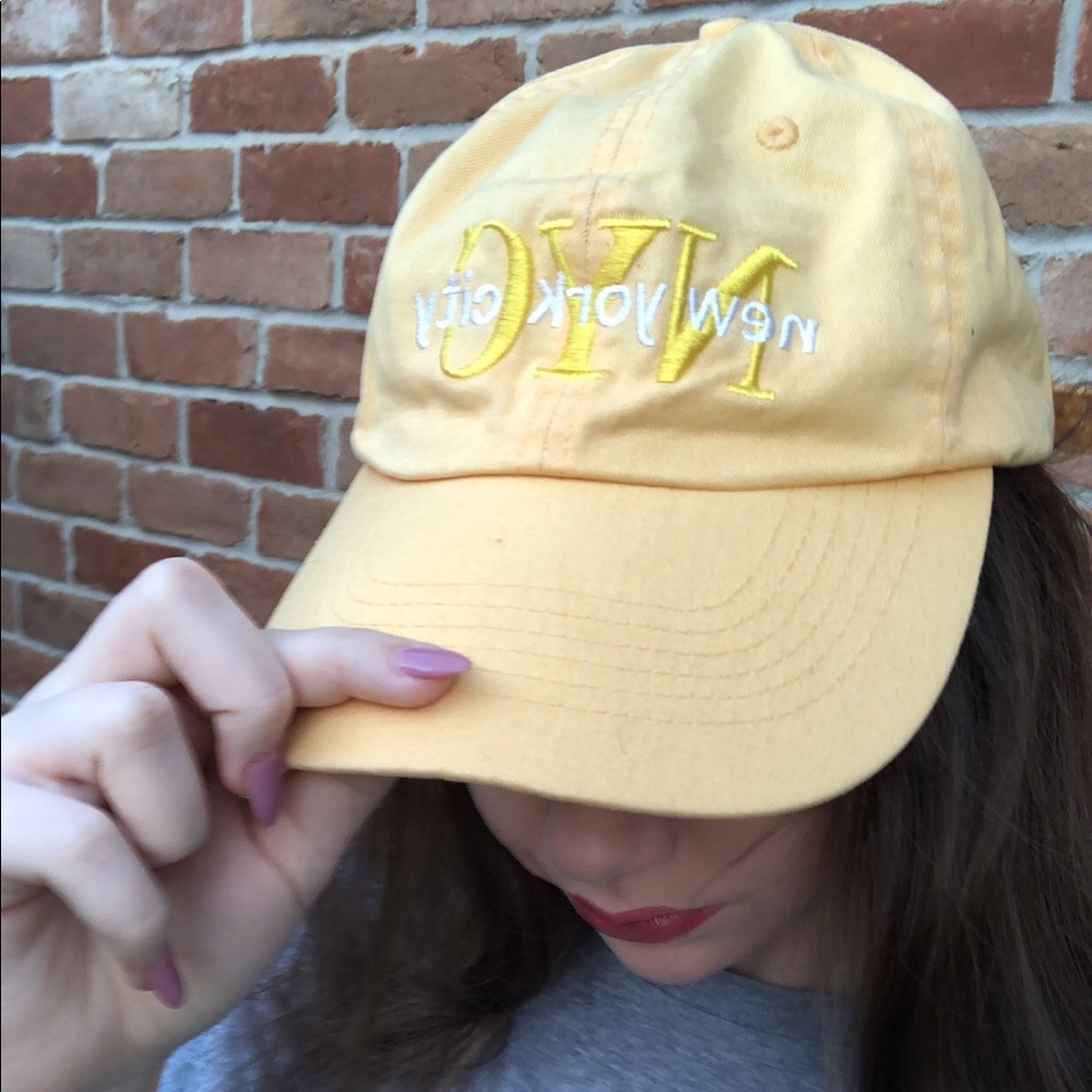 *SOLD ON DEPOP*YELLOW NEW YORK CITY DAD CAP